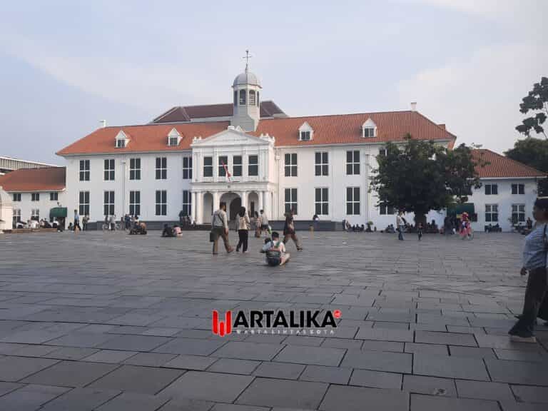Satpol PP Jakbar Kerahkan 60 Personel, Sikat PKL Liar Pemicu Kemacetan di Kawasan Kota Tua