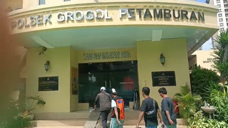 Operasi Berantas Jaya Polsek Grogol Petamburan Lakukan Pembinaan Pak Ogah dan Jukir Liar