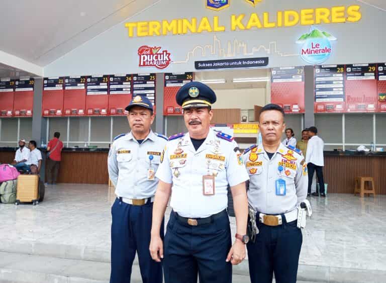 Libur Tahun Baru Islam, Penumpang Tujuan Jawa di Terminal Kalideres Naik