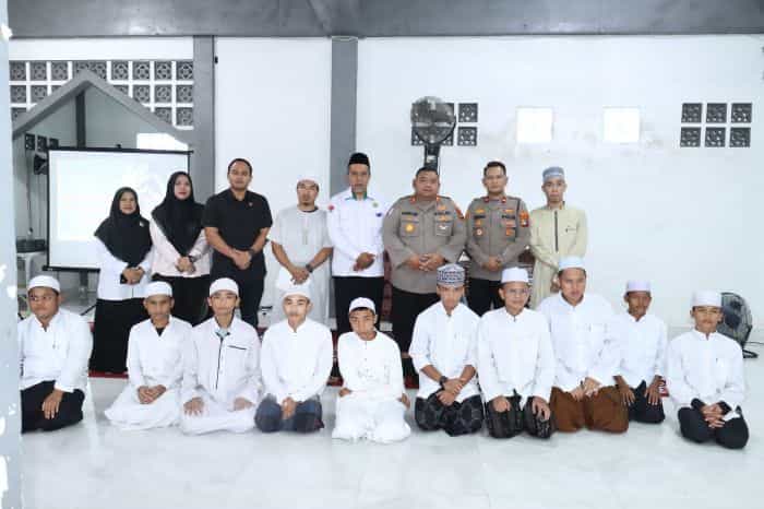 Kapolres Belitung AKBP Sarwo Edi Wibowo Ajak Santri Pesantren Baitul Quran Cegah Kekerasan pada Anak