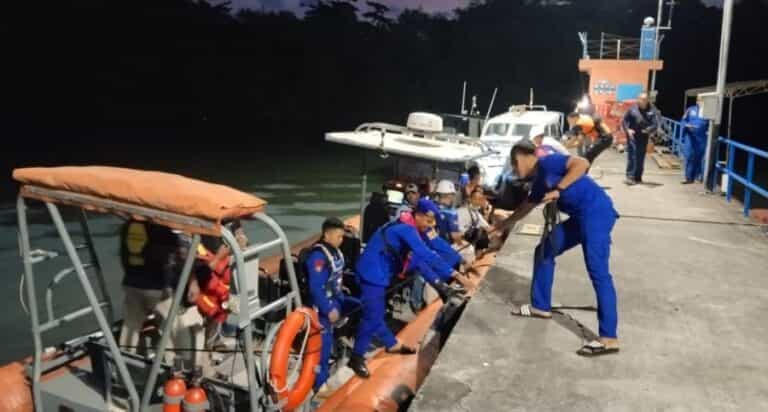 Evakuasi Dramatis Nahkoda TB Bening III, Kapolres Belitung: Sinergi Tim Gabungan di Pelabuhan Tanjungpandan