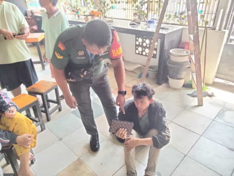 Babak Belur Dihajar Warga, Aksi Cepat Babinsa Amankan Pelaku Jambret