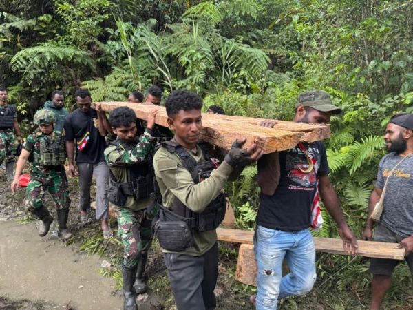 TNI dan Warga Tak Menyerah: Jembatan yang Dirusak OPM Kini Jadi Simbol Keberanian