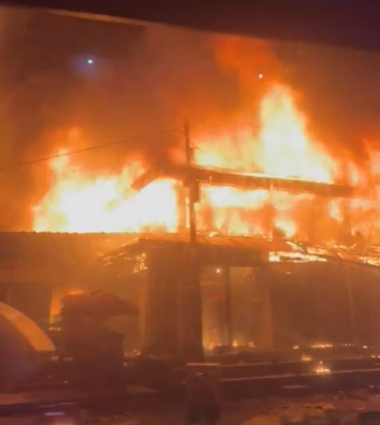Pasar Taman Puring Terbakar Hebat, Ratusan Kios Hangus