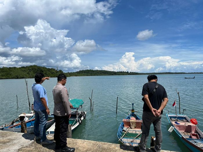 Polsek Sijuk Laksanakan Pengecekan Pasca Penertiban Aktivitas Tambang Timah Ilegal di Pantai Munsang