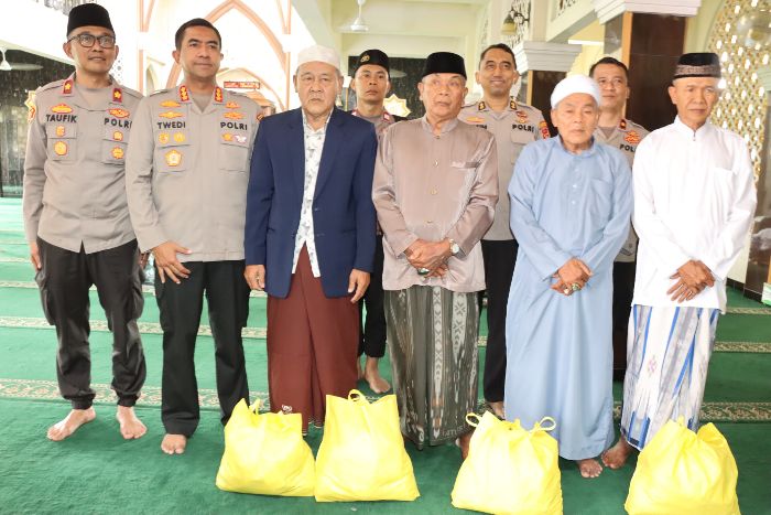 Kombes Pol Twedi Aditya Bennyahdi Sambangi Masjid Himawan At Taubah di Safari Jumat