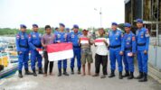 Sat Polairud Polres Belitung Bagikan Bendera Merah Putih dan Himbau Pemasangan di Kapal Nelayan IMG 20250810 WA0000 IMG 20250810 WA0000