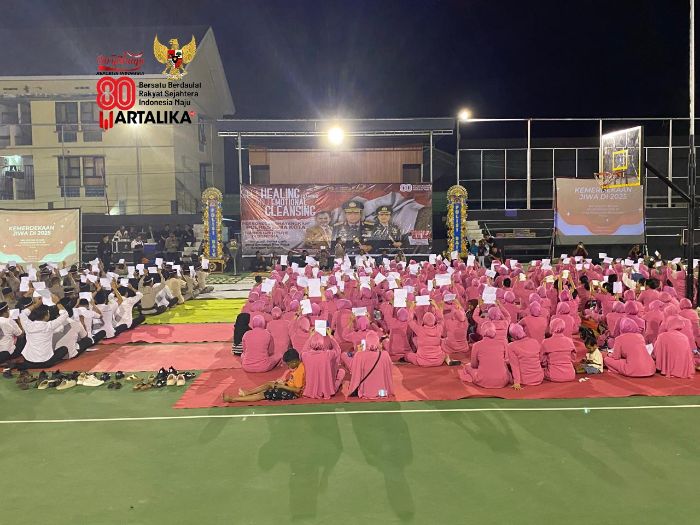 Tangis Ratusan Personel Malam 17 an di Bima Kota