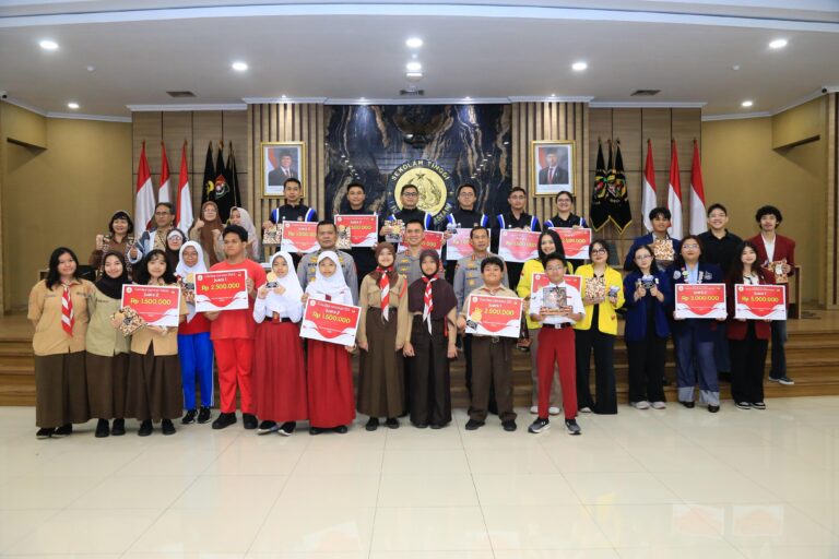 Rayakan HUT ke 80 RI, STIK-PTIK Tutup Gebyar Merah Putih dengan Momen Apresiasi
