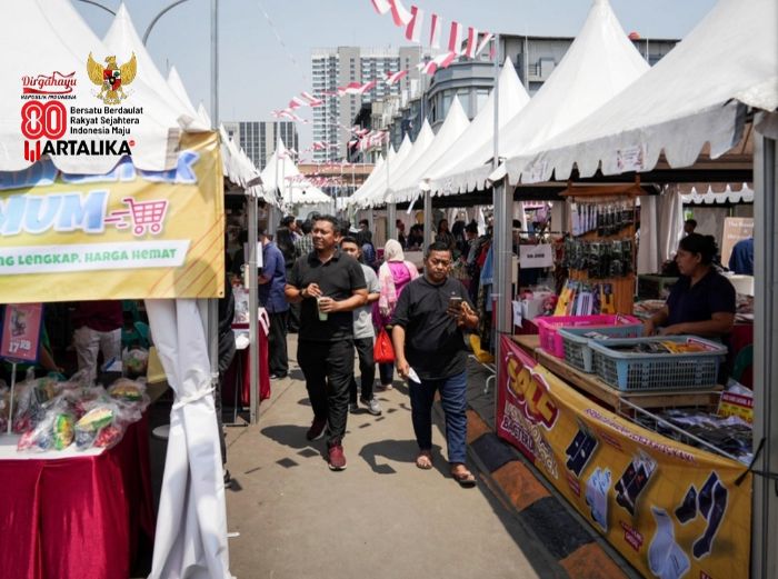 Bazar UMKM di Kawasan Ruko 1000 Cengkareng Resmi Dibuka, Uus Ajak Warga Dukung Produk Lokal