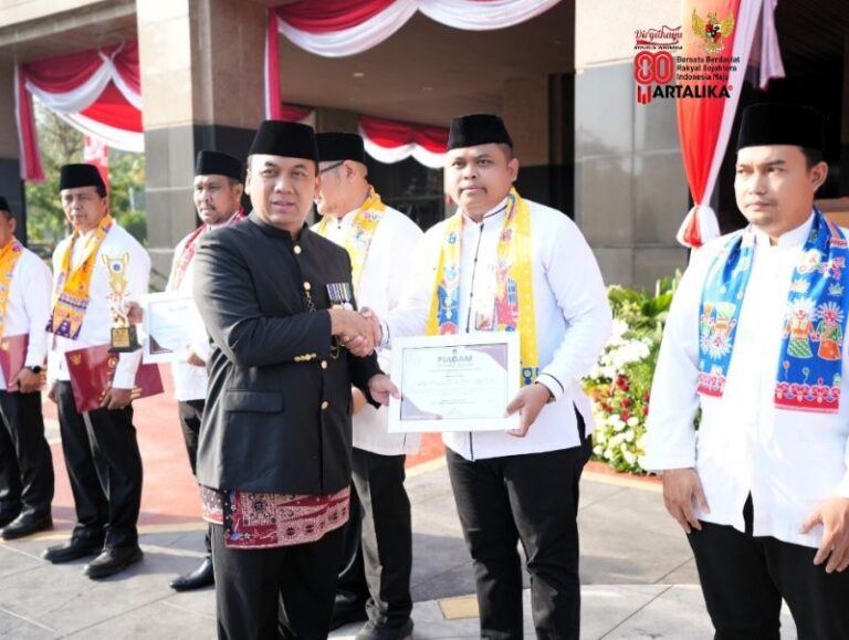 Walikota Jakarta Barat Pimpin Upacara Bendera HUT RI ke 80