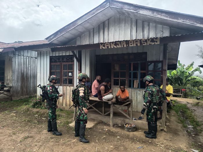 Silaturahmi Prajurit Pos 751/VJS, Hangatkan suasana Dusun 2 Kampung di Bulangkop