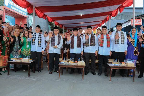 Gubernur DKI Jakarta Pramono Anung resmi membuka Festival Bandeng Rawa Belong 2026," Harmoni Tradisi Betawi dan Tionghoa Menuju Jakarta Kota Global yang Berbudaya” di Pasar Bandeng Rawa Belong, Jakarta Barat, pada Sabtu (14/2/2026).