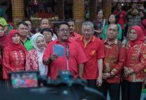 Wagub DKI Jakarta, Rano Karno, melakukan monitoring perayaan Tahun Baru Imlek 2577 Kongzili di Kelenteng Bio Hok Tek Tjeng Sin, Kebayoran Lama, Jakarta Selatan, Selasa (17/2/2026).