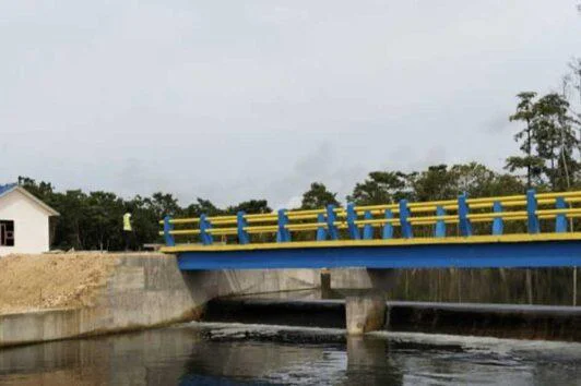 Dalam upaya mendukung ketahanan pangan nasional, Balai Wilayah Sungai (BWS) Sulawesi IV Kendari pembangunan Bendung Laiba