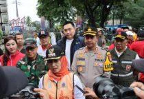Wali Kota Jakarta Barat Iin Mutmainnah Instruksikan Sudin Bina Marga Tata Ulang Kabel Utilitas, saat kerja bakti Jaga Bersih Jakarta