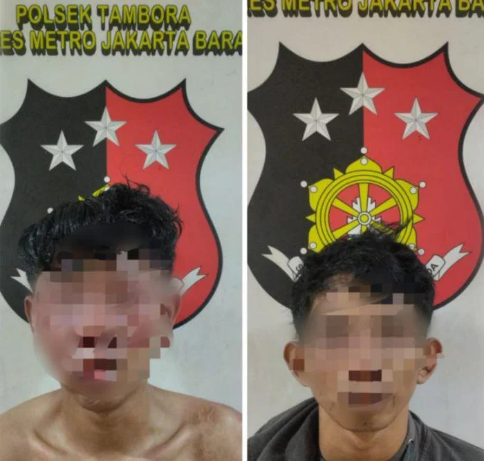Polsek Tambora Amankan Dua Jambret berinisial IU dan WU beraksi di Jalan Pasar Pagi, Roa Malaka, Tambora, Jakarta Barat, Jumat (23/1/2026). 