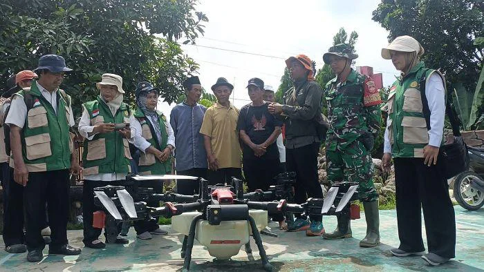 Satgas TMMD ke-127 Sosialisasikan Pembuatan Pupuk Organik Sampai Pengenalan Drone Pertanian, bersama Dinas Peternakan dan Kesehatan Hewan Kabupaten Brebes serta Balai Penyuluh Pertanian (BPP) Banjarharjo