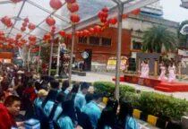 Nuansa Budaya dan Ekonomi: 14 UMKM Meriahkan Festival Cap Go Meh di Pancoran China Town, menyuguhkan atraksi budaya, perhelatan yang berpusat di sisi utara Jalan Pancoran, Kelurahan Pinangsia, Taman Sari