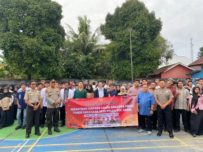 Wujudkan Mimpi Jadi Bhayangkara, Polres Belitung Bedah Alur Rekrutmen Polri 2026 di SMK Yaperbel 2, dipimpin langsung oleh Kabag SDM Polres Belitung, AKP Muhammad Syarifuddin Ginting di aula SMK Yaperbel 2 Tanjungpandan pada Jumat (06/03/2026).