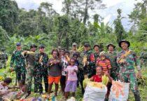 Pos Selal Satgas Swasembada Yonif 751/VJS Petik Jagung Ketahanan Pangan Bersama Warga, panen jagung ini diawali dengan pengecekan lahan dan kesiapan tanaman, kemudian dilanjutkan pemetikan jagung secara bersama-sama. Hasil panen ini diharapkan dapat dimanfaatkan untuk kebutuhan pangan masyarakat