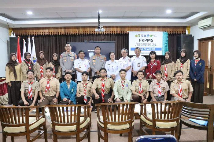 Cegah Kenakalan Remaja, Kapolres Metro Jakarta Barat Kombes Pol Twedi Aditya Bennyahdi, Hadiri Launching FKPMS di SMAN 78. Polisi Gandeng Sekolah dan Masyarakat Jaga Generasi Muda