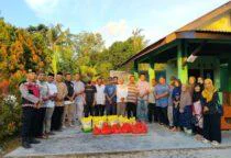 Berbagi Berkah Ramadan 1447 H, Bharaduta D’Pandiga Polres Belitung Laksanakan Bakti Sosial di jalan Ahmad Yani RT 005 RW 003 Kelurahan Lesung Batang, Kecamatan Tanjungpandan, Kabupaten Belitung.