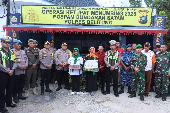 Kapolres Belitung AKBP Sarwo Edi Wibowo Cek Pos Pam dan Pos Yan, Pastikan Pengamanan Arus Mudik Berjalan Optimal, Rabu (18/3/2026)anggota untuk tetap semangat, menjaga kesehatan, meningkatkan kewaspadaan, serta memberikan pelayanan terbaik dengan pendekatan yang humanis kepada masyarakat