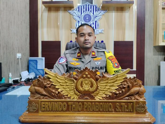 Kasat Lantas Polres Belitung, Ervindo Thio Prabowo: Kecelakaan Lalu Lintas ganda dua orang meninggal dunia, di Jalan Bandara–Manggar, Desa Kacang Butor, Kecamatan Badau, Kabupaten Belitung, pada Selasa (24/3/2026) sekitar pukul 14.45 WIB.