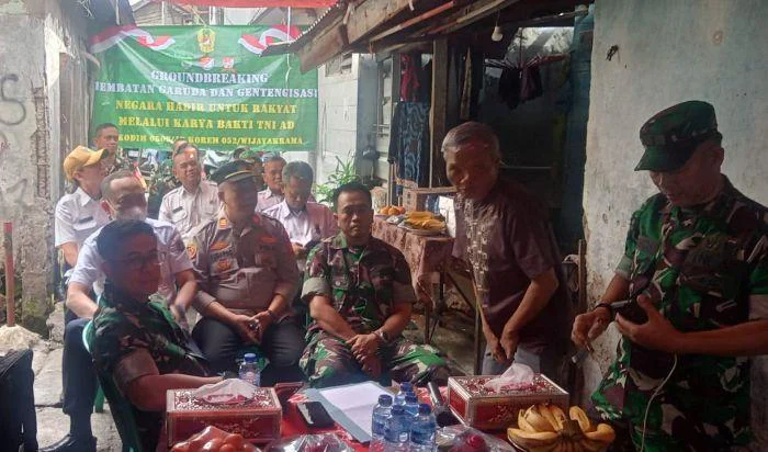 Wujudkan Program Unggulan TNI AD, Kodim 0503/JB Dukung Pembangunan Jembatan Garuda, jajaran Kodim 0503/JB mengikuti jalannya acara secara virtual dari Jl. Kalianyar, Tambora, Jakarta Barat, Rabu (25/3/2026).