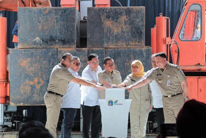 Pemprov DKI Revitalisasi Pasar Gardu Asem, Gubernur DKI Jakarta Pramono Anung Tekankan Pentingnya Merapikan Pasar Tradisional, di Pasar Gardu Asem, Kemayoran, Jakarta Pusat, pada Senin (6/4/2026).