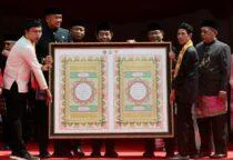 Gubernur DKI Jakarta Pramono Anung saat hadiri acara Lebaran Betawi 2026 bersama Bamus Betawi di Lapangan Banteng, Jakarta Pusat, pada Sabtu (11/4/2026).