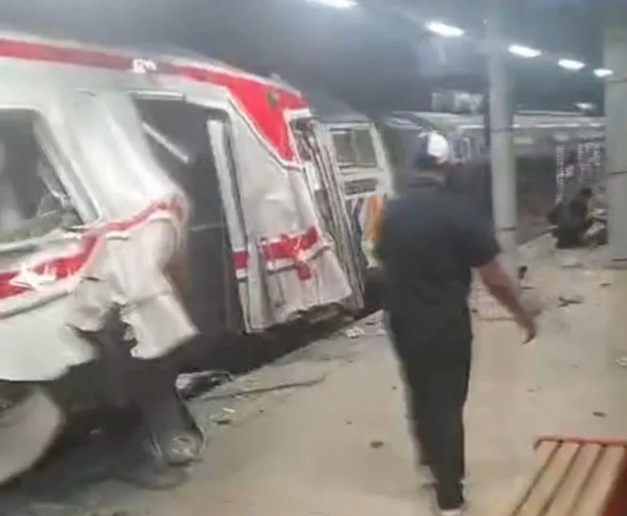 Penumpang Histeris! Insiden Adu Banteng KA Argo Bromo, Evakuasi Terus Dilakukan, wilayah Bekasi Timur, tepatnya di emplasemen Stasiun Bekasi Timur KM 28+920 pada Senin (27/4/2026) pukul 20.52 WIB. 