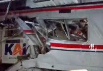 Tabrakan Argo Bromo Anggrek dan KRL Commuter Line PLB 5568A terjadi di emplasemen Stasiun Bekasi Timur, Senin (27/04/2026), 14 Orang Meninggal Dunia.