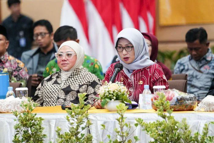Wali Kota Jakarta Barat Iin Mutmainnah saat Musrenbang tingkat kota Jakarta Barat tahun 2026 dalam rangka penyusunan RKPD Tahun 2027.