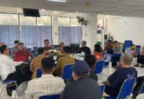 Penghuni Rusunami City Park Cengkareng Timur, sangat menyayangkan ketidakhadiran pihak pengembang (developer) PT RRAA dalam proses serah terima dokumen kepemilikan Rusunami City Park. 