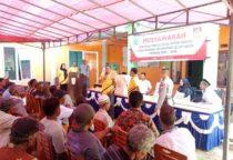 Personel Polsek Selat Nasik disiagakan di lokasi kegiatan dengan melakukan pengamanan terbuka dan tertutup, Laksanakan Pengamanan Musdes PAW Desa Petaling