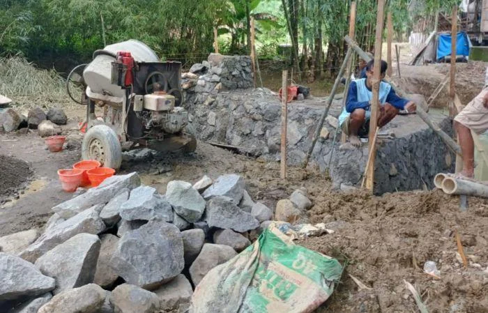 Jembatan Garuda Mulai Dibangun, menjadi penghubung antar dukuh di Dukuh Jengolo, Desa Pilangrejo, Kecamatan Juwangi, Kabupaten Boyolali terus menunjukkan progres positif.