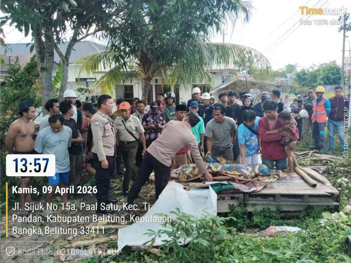 Polres Belitung Datangi TKP Orang Meninggal Dunia Akibat Tersengat Listrik di kawasan simpang empat Tanjung Baru, Jalan Hasyim Idris, Kelurahan Pangkal Lalang, Kabupaten Belitung.
