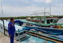 Sat Polairud Polres Belitung laksanakan Patroli menyasar beberapa lokasi titik rawan banjir di wilayah Kecamatan Tanjungpandan, Selasa (14/04/2026) sore. 