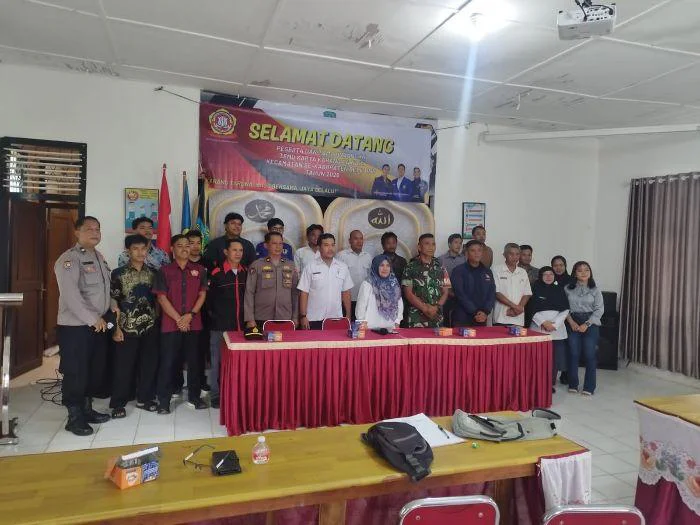 Temu Karya Karang Taruna Kecamatan Badau 2026, Plh. Kapolsek Badau IPTU Slamet Junaidi: Wadah Strategis Perkuat Peran Pemuda, Acara yang menjadi agenda krusial bagi organisasi kepemudaan ini dilaksanakan pada Selasa (15/4/2026) di Aula Kantor Camat Badau.