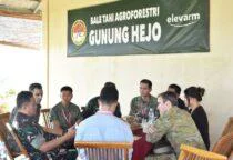 Agroforestry Gunung Anaga dan Gunung Hejo Jadi Laboratorium Media Week Pasis Seskoad Kabupaten Purwakarta, Kegiatan ini merupakan bagian dari pembelajaran komunikasi publik guna meningkatkan kemampuan analisis, evaluasi, serta penyampaian informasi secara efektif, Kamis (16/4/2026).