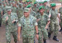 Wakasad Letjen TNI Muhammad Saleh Mustafa didampingi oleh Pangdam Jaya/Jayakarta Letjen TNI Deddy Suryadi, S.I.P., M.Si., Danrem 052/Wijayakrama Brigjen TNI Faizal Rizal, S.I.P., meninjau langsung pembangunan Batalyon Teritorial Pembangunan (Yon TP) 942/Arya Wangsakara di Tangerang