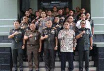 Korem 052/Wijayakrama Gelar Coffee Morning Bersama Forkopimda dalam rangka mempererat sinergi dan koordinasi lintas sektor, bertempat di Makorem 052/Wijayakrama, Kelapa Dua, Kab. Tangerang. Sabtu (18/4/2026).