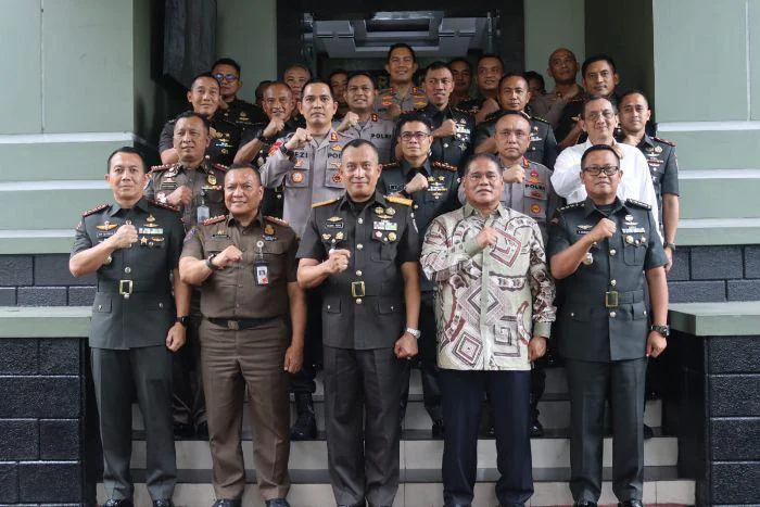 Korem 052/Wijayakrama Gelar Coffee Morning Bersama Forkopimda dalam rangka mempererat sinergi dan koordinasi lintas sektor, bertempat di Makorem 052/Wijayakrama, Kelapa Dua, Kab. Tangerang. Sabtu (18/4/2026).