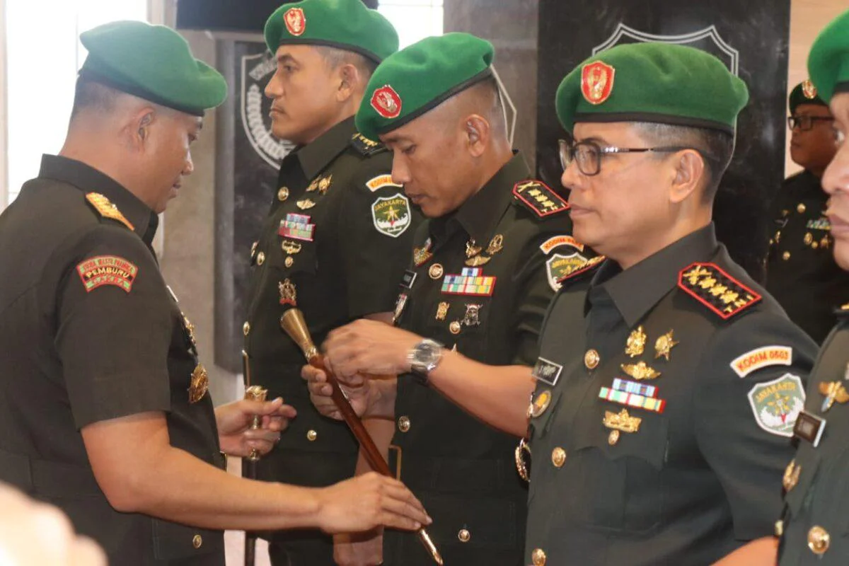 Danrem 052/Wijayakram Pimpin Sertijab Dandim 0502/JU, Dandim 0503/JB Penyerahan Jabatan Kasipers di Makorem 052/Wijayakrama, Jalan Boulevard Diponegoro, Kecamatan Kelapa Dua, Kabupaten Tangerang, Sabtu (18/4/2026).