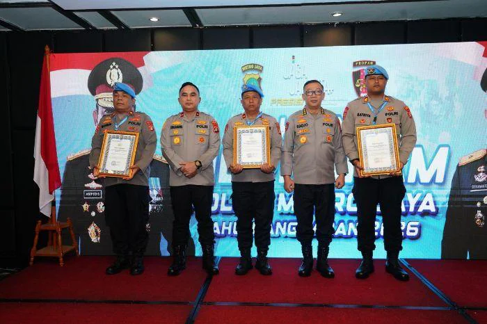 Kinerja Sigap, Sipropam Polres Jakbar Masuk Tiga Besar Penanganan Dumas Tercepat, Prestasi ini menjadi bukti nyata bahwa kecepatan dan ketepatan dalam merespons aduan masyarakat terus menjadi prioritas utama.