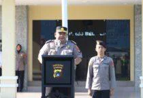 Kapolres Belitung Polda Babel AKBP Sarwo Edi Wibowo, S.I.K., berikan penghargaan kepada personel berprestasi diikuti oleh seluruh jajaran, mulai dari Wakapolres, para Kabag, Kapolsek, Kasat, Kasi, perwira, hingga personel dan PNS Polres Belitung.