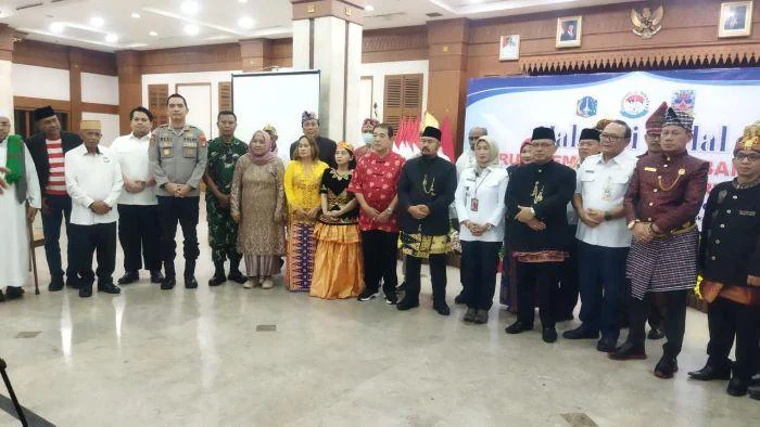 Wakapolres Metro Jakarta Barat AKBP Rezi Dharmawan, S.I.K., M.I.K hadiri halabihal FPK menunjukkan komitmen kepolisian dalam menjaga harmoni sosial di wilayah.