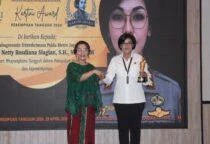 Salah satu penerima penghargaan bergengsi tersebut adalah perwira menengah Polda Metro Jaya, AKBP Dr. Netty Rosdiana Siagian, S.H., M.H., M.M. Acara yang mengusung tema “Perempuan Tangguh” ini digelar di Grand Cendana Aston Kartika Grogol Hotel & Conference Center, Jakarta, Rabu (29/4/2026)